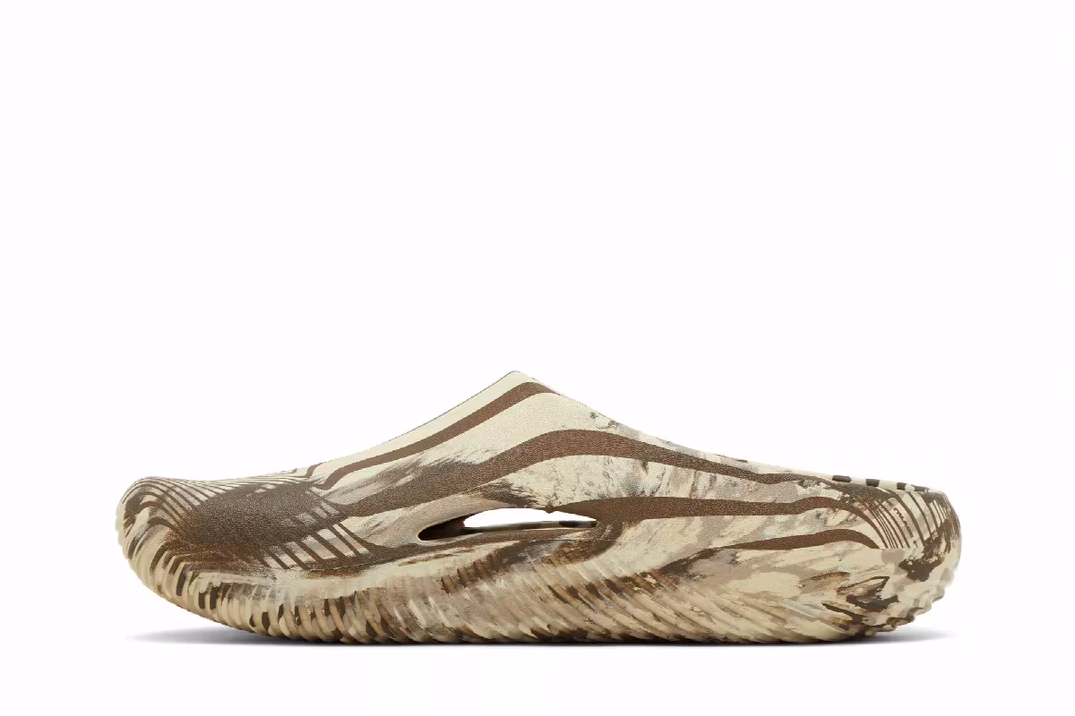 Palace x Crocs Mellow Slide Bone, view 4