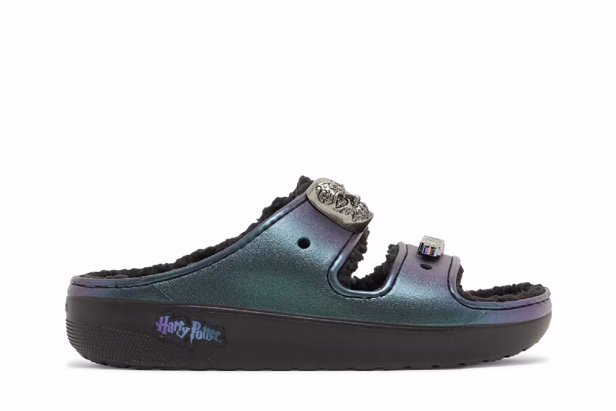 Harry Potter x Crocs Classic Cozzzy Sandal The Dark Arts, view 2