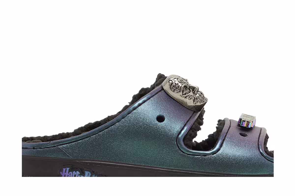 Harry Potter x Crocs Classic Cozzzy Sandal The Dark Arts, view 3