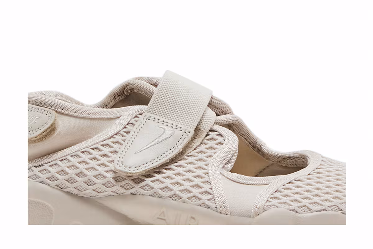 Nike Women's Air Rift Light Orewood Brown, view 3