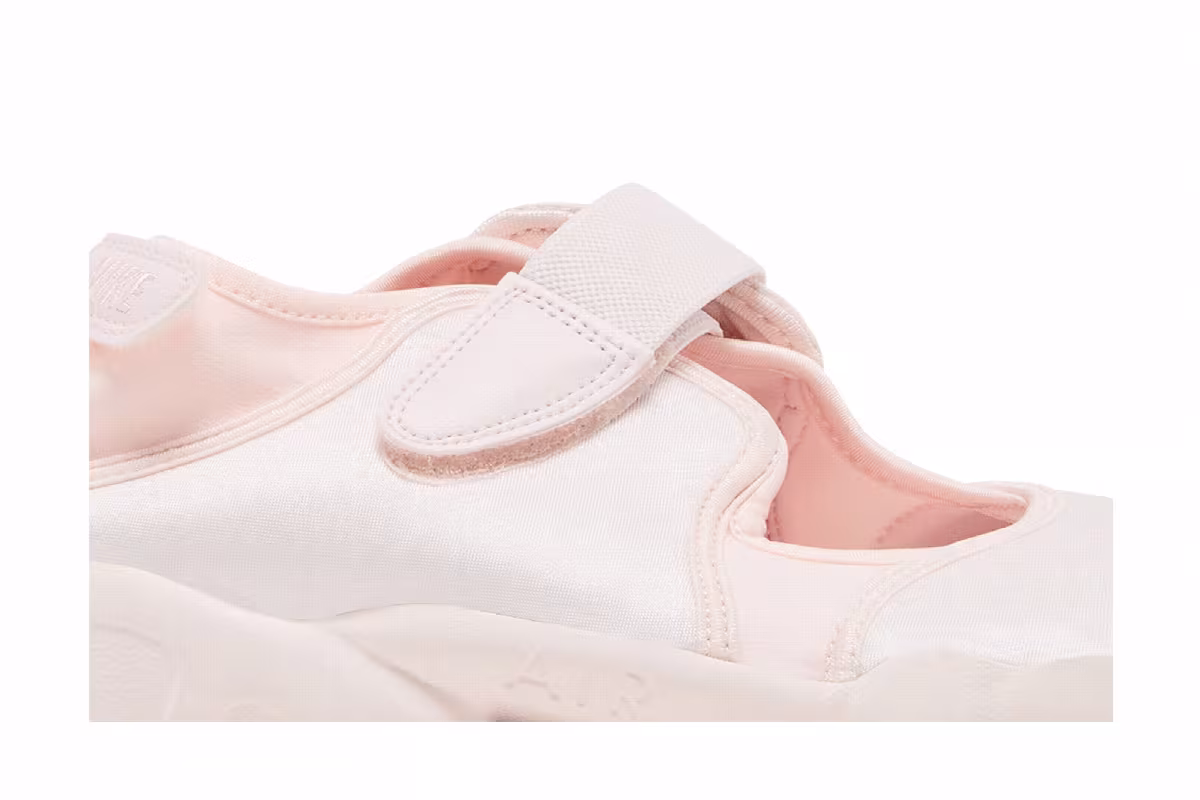 Nike Women's Air Rift SE Ballet - Light Soft Pink, view 3