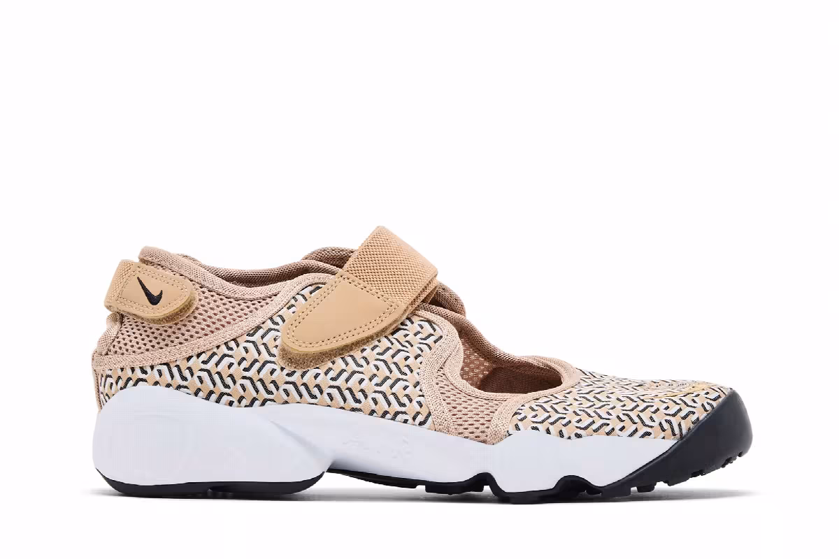 Nike Women's Air Rift United in Victory, view 2