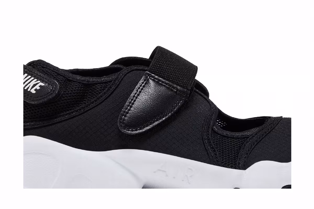 Nike Women's Air Rift Breathe Black White, view 3