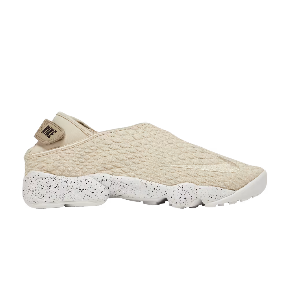Nike Women's Rift Wrap SE Oatmeal