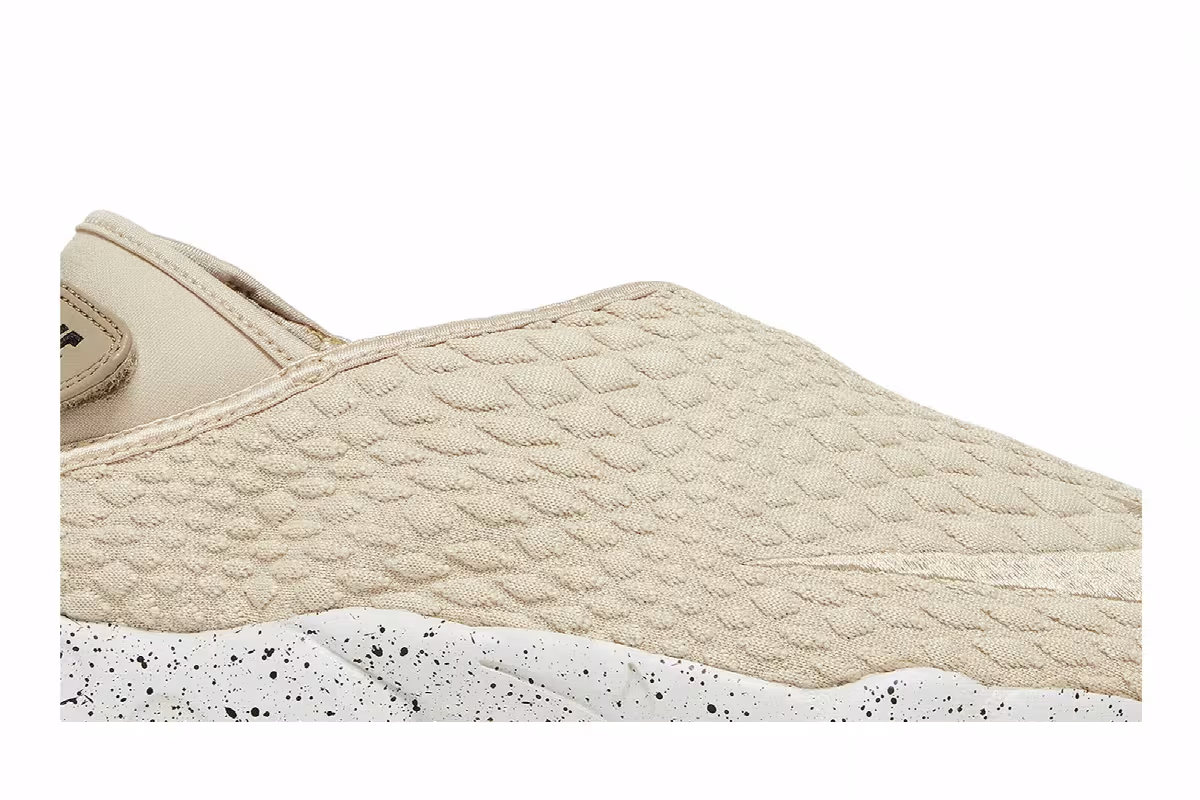 Nike Women's Rift Wrap SE Oatmeal, view 3