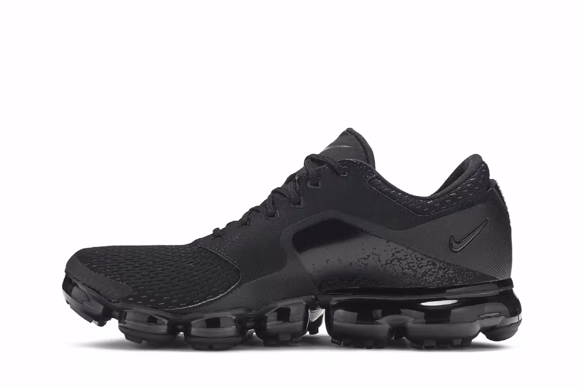 Nike Air VaporMax CS Triple Black, view 4