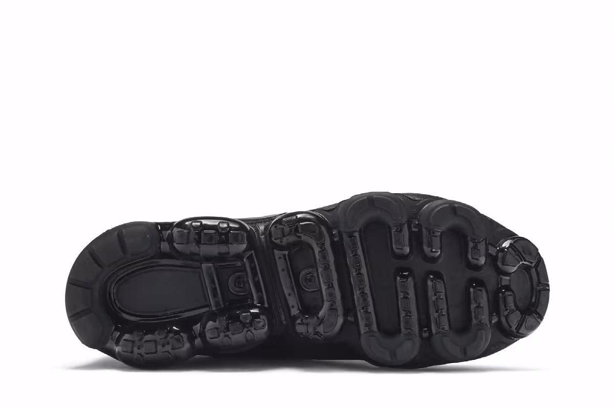 Nike Air VaporMax CS Triple Black, view 5