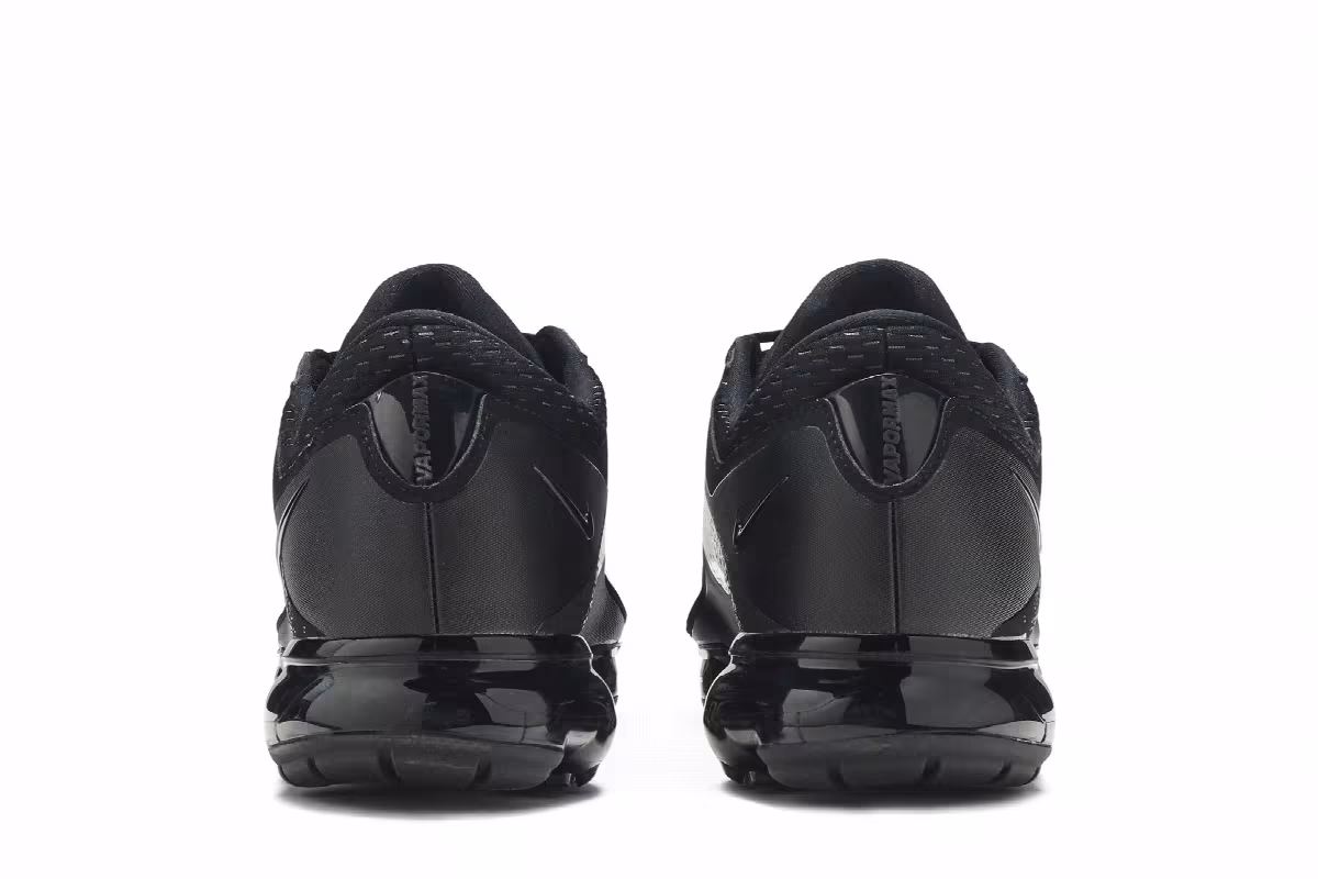 Nike Air VaporMax CS Triple Black, view 7