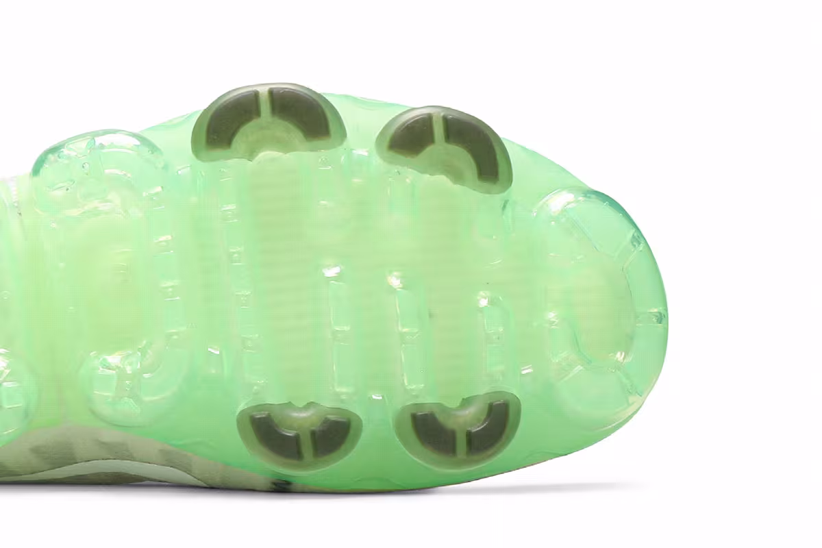Nike Women's Air VaporMax 2019 Phantom Volt, view 6