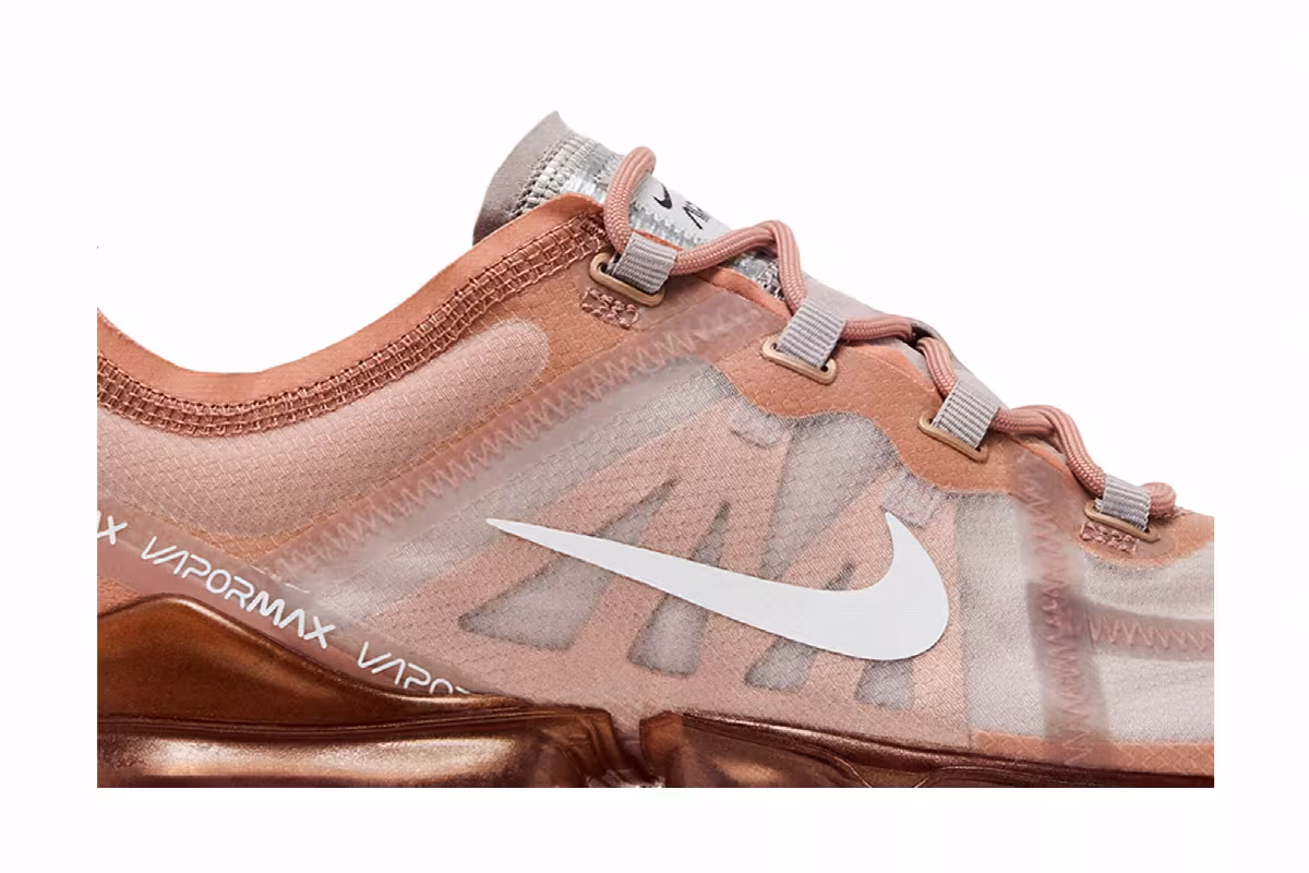 Nike Women's Air VaporMax 2019 Rose Gold, view 3