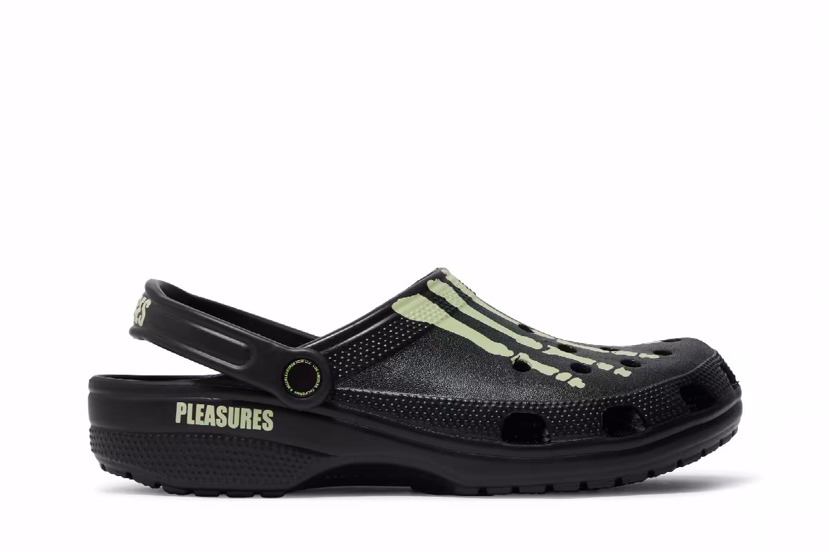 Pleasures x Crocs Classic Clog Skeleton - Glow in the Dark, view 2