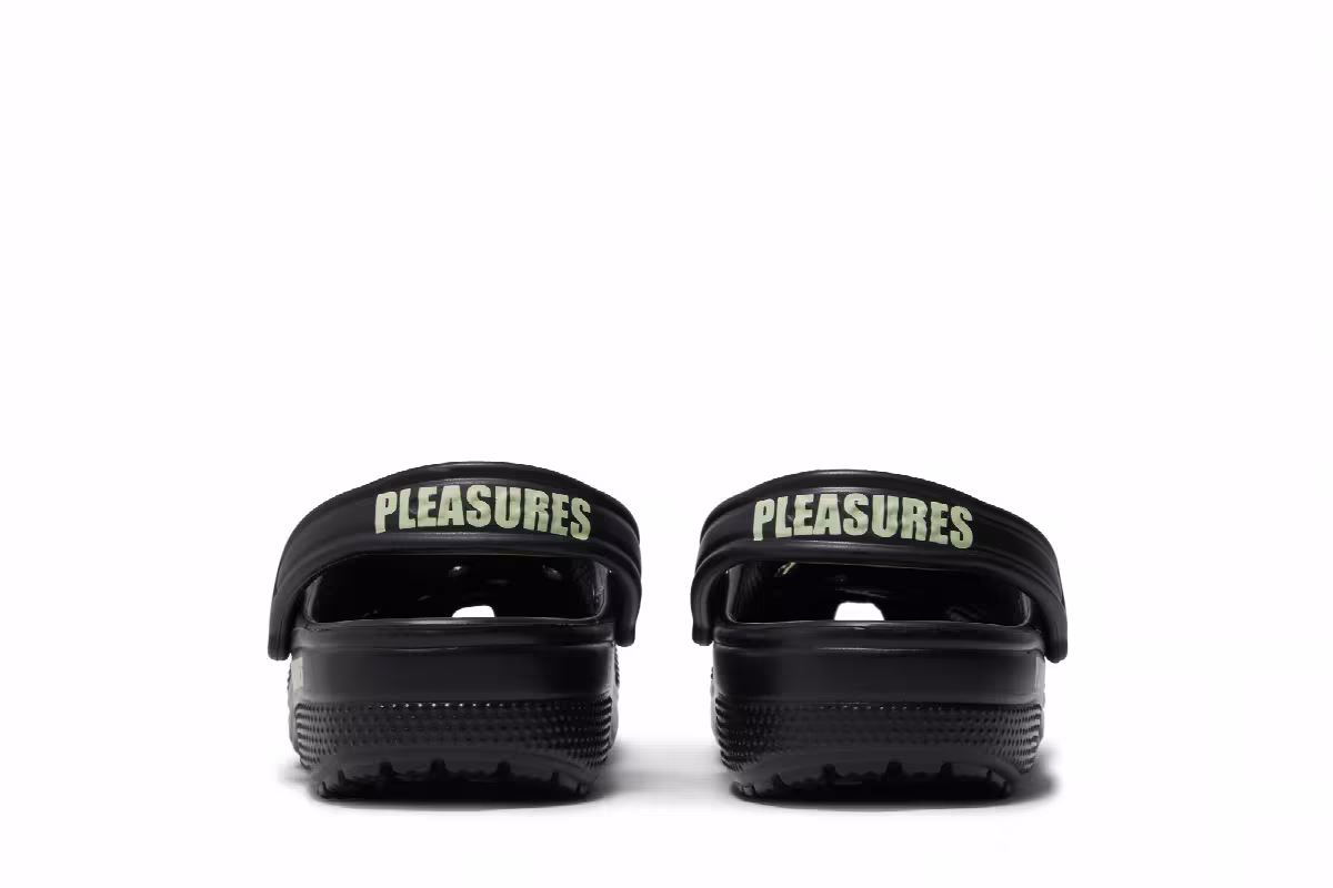 Pleasures x Crocs Classic Clog Skeleton - Glow in the Dark, view 7
