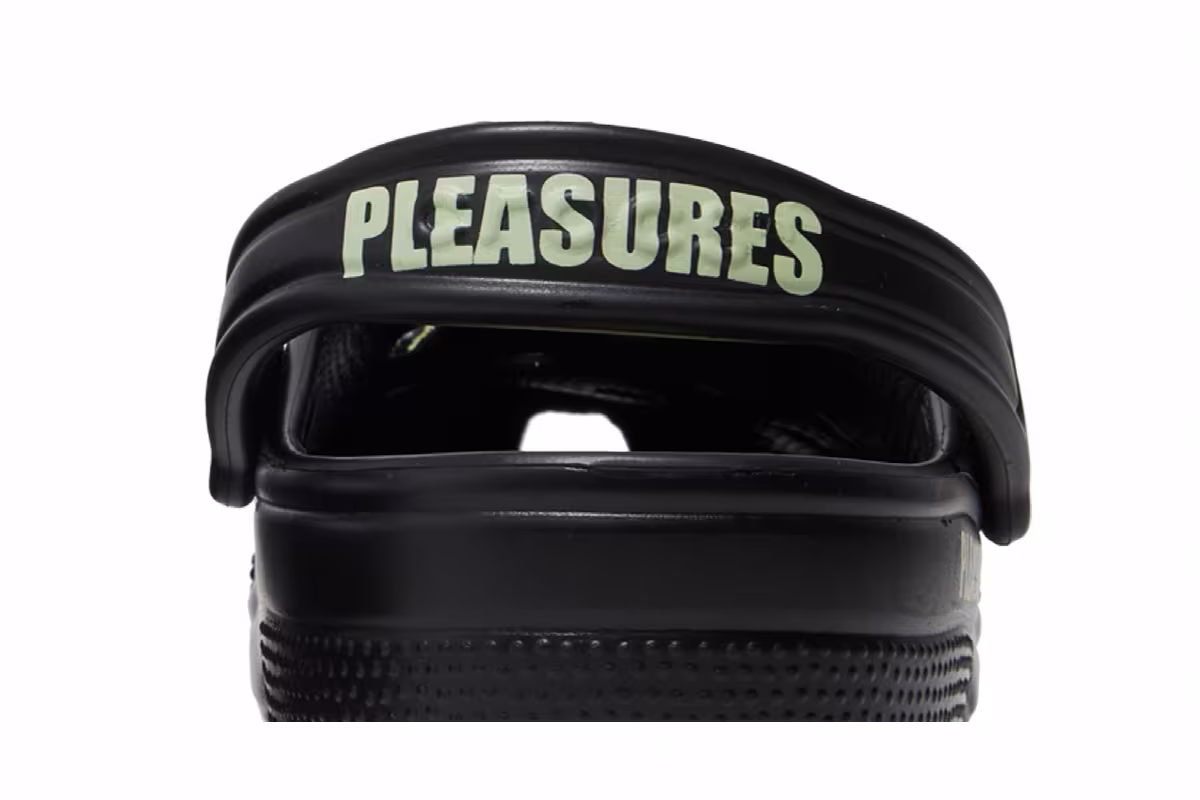 Pleasures x Crocs Classic Clog Skeleton - Glow in the Dark, view 8
