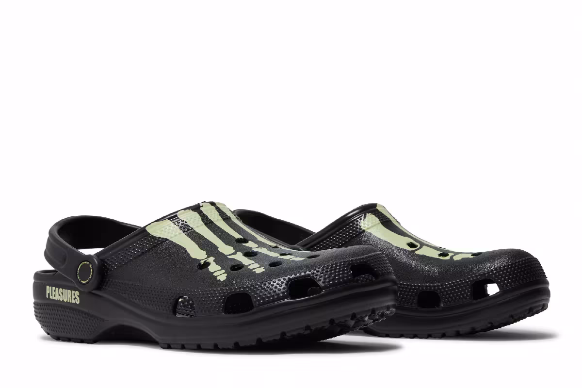 Pleasures x Crocs Classic Clog Skeleton - Glow in the Dark, view 9