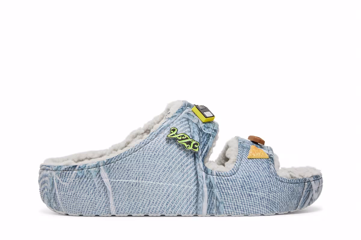 SZA x Crocs Classic Cozzzy Sandal Denim, view 2