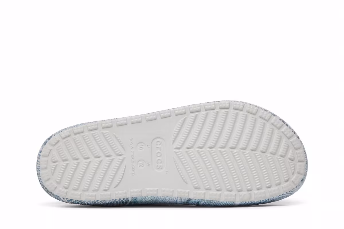 SZA x Crocs Classic Cozzzy Sandal Denim, view 5