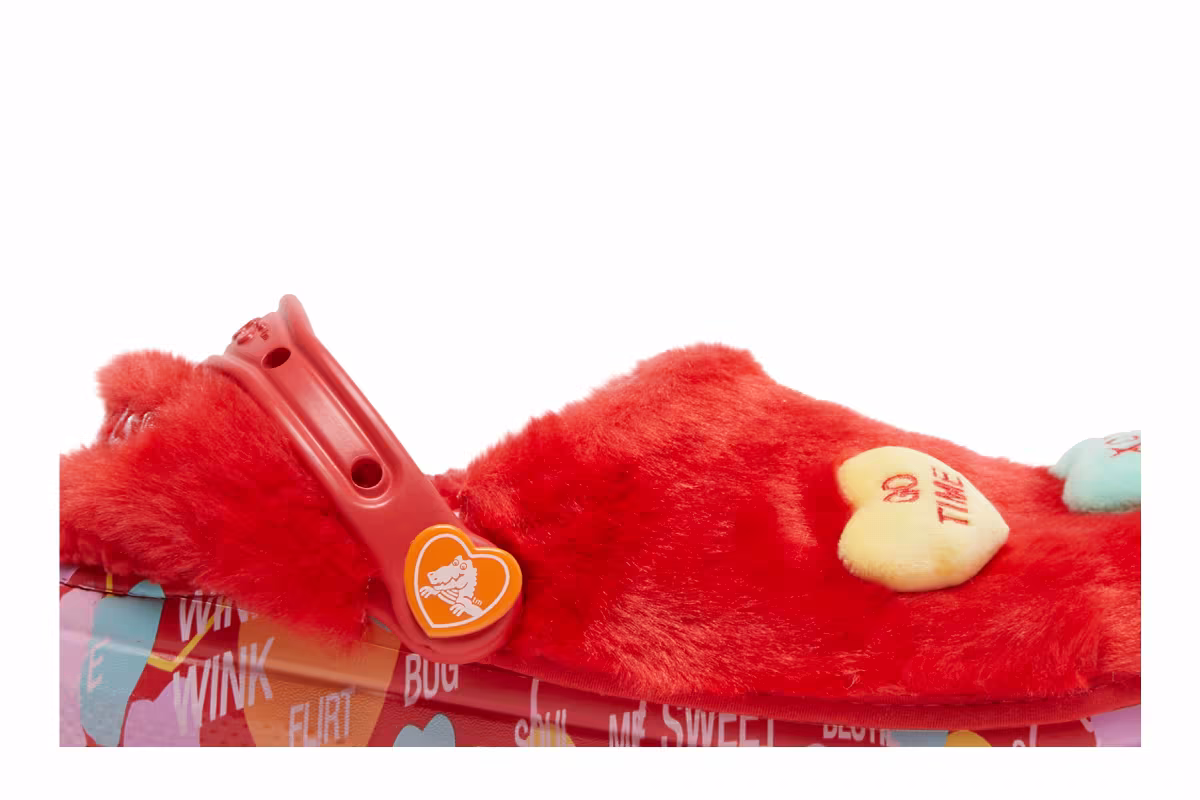 Sweethearts x Crocs Clog Classic Fur Valentine's Day, view 3