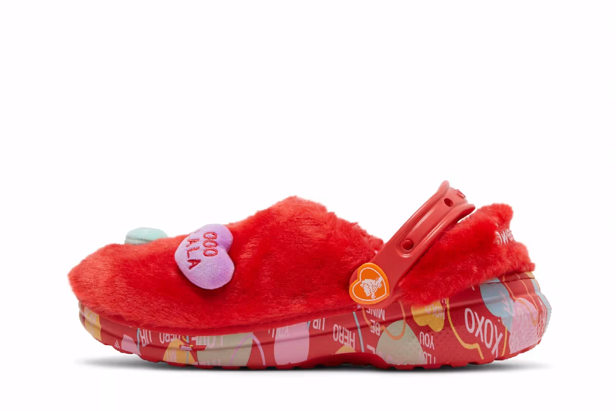 Sweethearts x Crocs Clog Classic Fur Valentine's Day, view 4