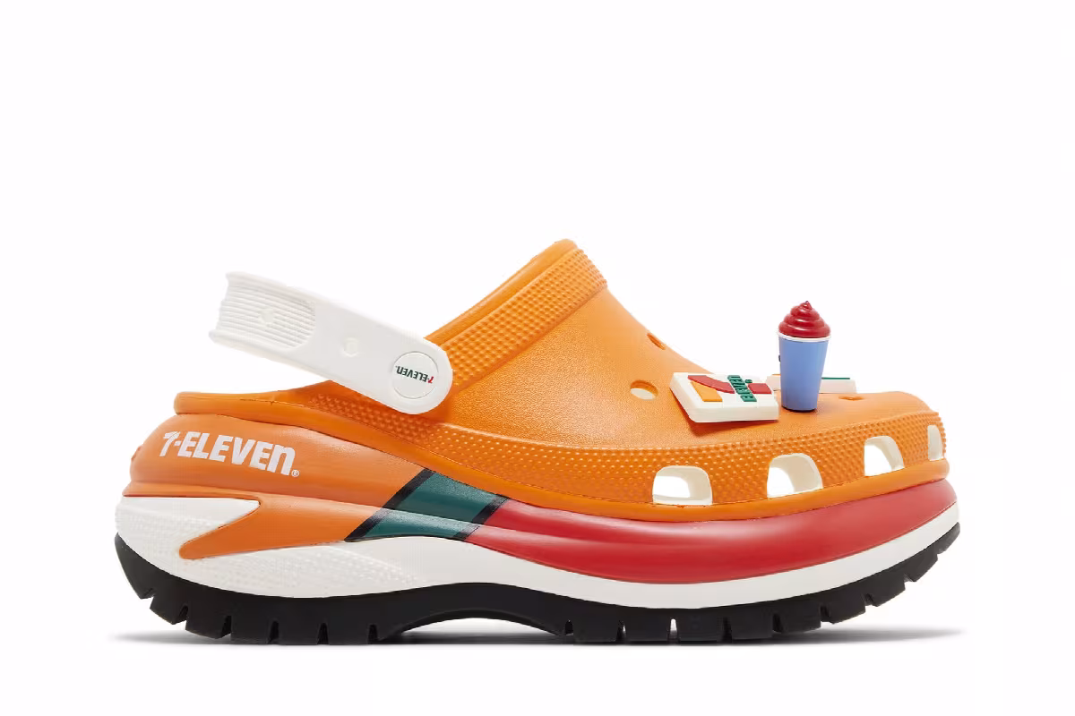 7-Eleven x Crocs Mega Crush Clog 9000, view 2
