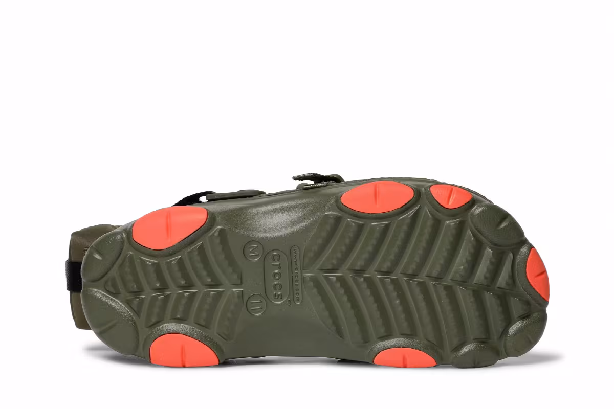 BEAMS x Crocs Classic All-Terrain Military Clog Army Green, view 5