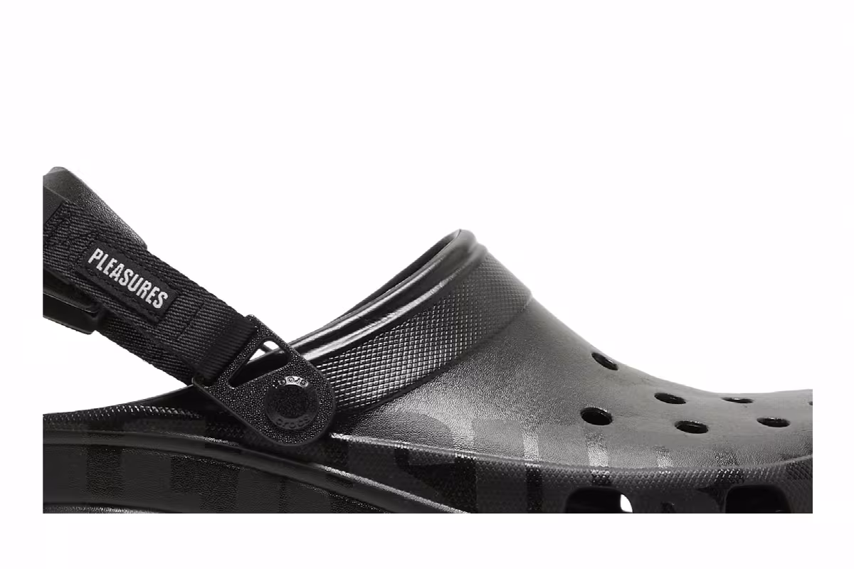 Pleasures x Crocs All-Terrain Clog Black, view 3