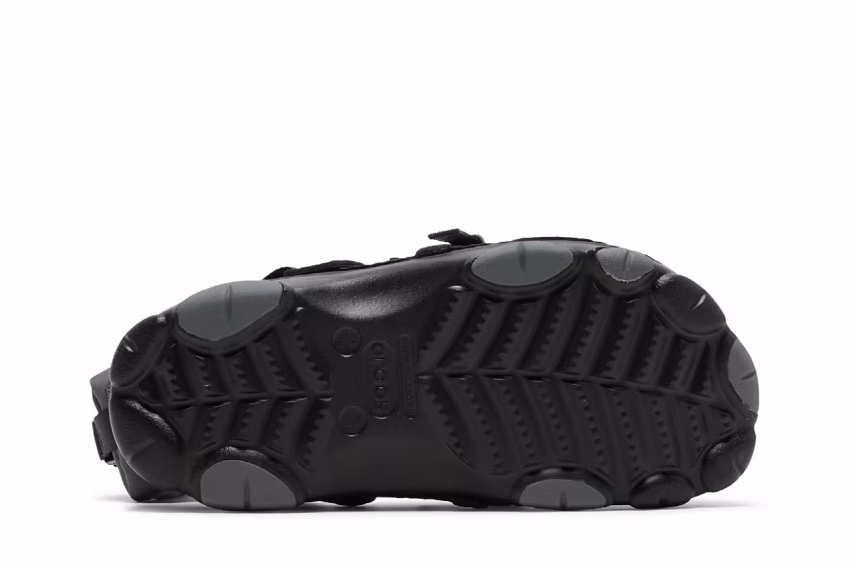 BEAMS x Crocs Classic All-Terrain Military Clog Black, view 5