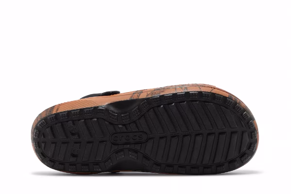 Pleasures x Crocs Dylan Clog Orange Camo, view 5