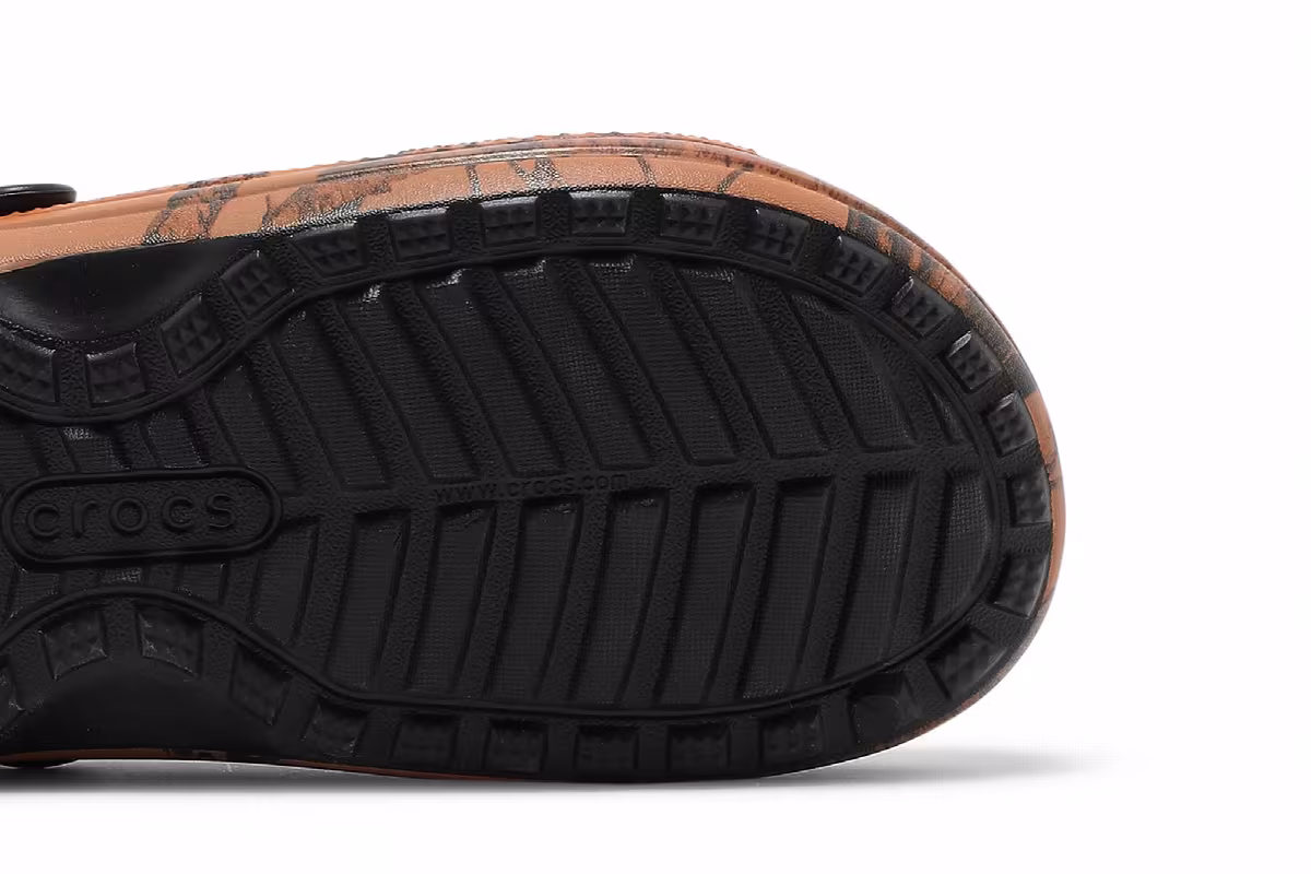 Pleasures x Crocs Dylan Clog Orange Camo, view 6