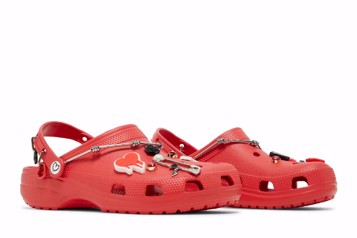 Karol G x Crocs Classic Clog Metal Hearts, view 9
