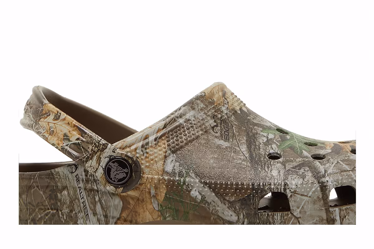 Realtree x Crocs Classic Clog Edge Camo - Walnut, view 3