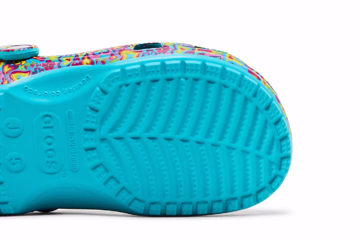 Lisa Frank x Crocs Classic Clog Kids Digital Aqua Multi Hearts, view 6