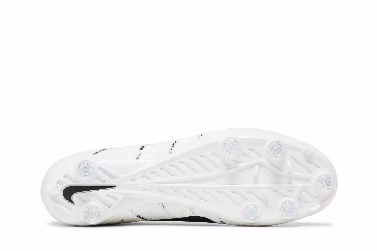 Nike Vapor Untouchable 3 Elite Flyknit White Black, view 5