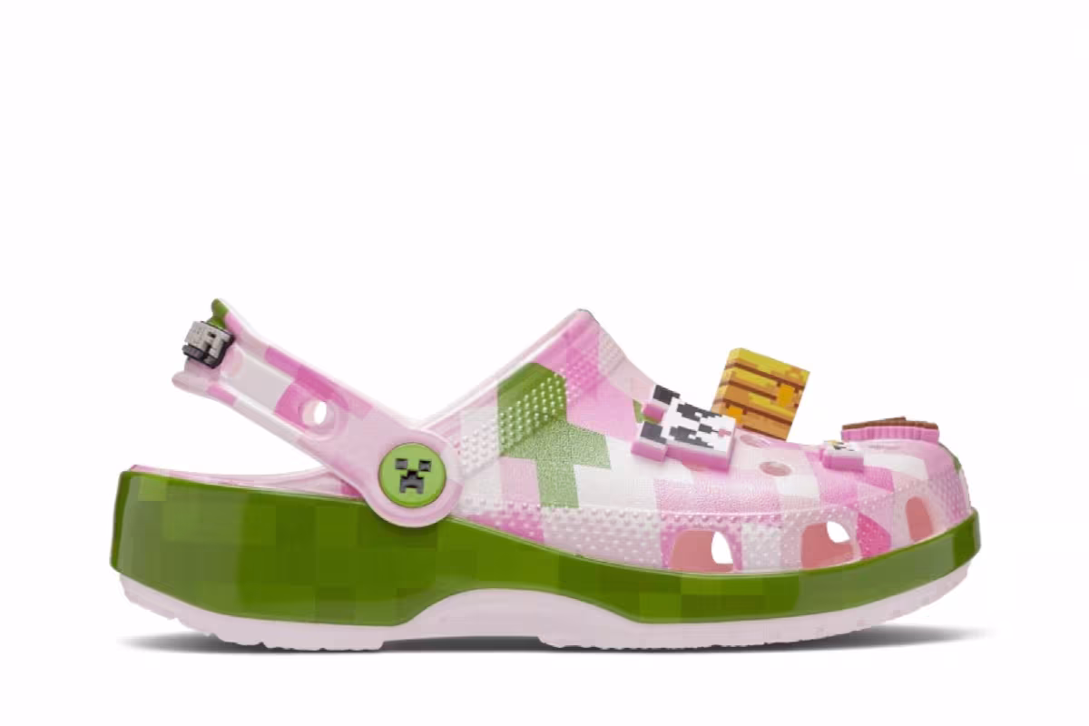 Minecraft x Crocs Classic Clog Big Kid Cherry Blossom, view 2