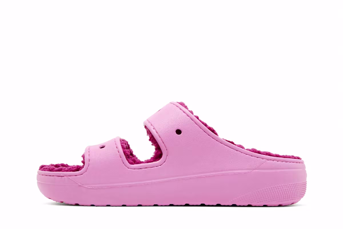 Saweetie x Crocs Classic Cozzzy Sandal Taffy Pink, view 4