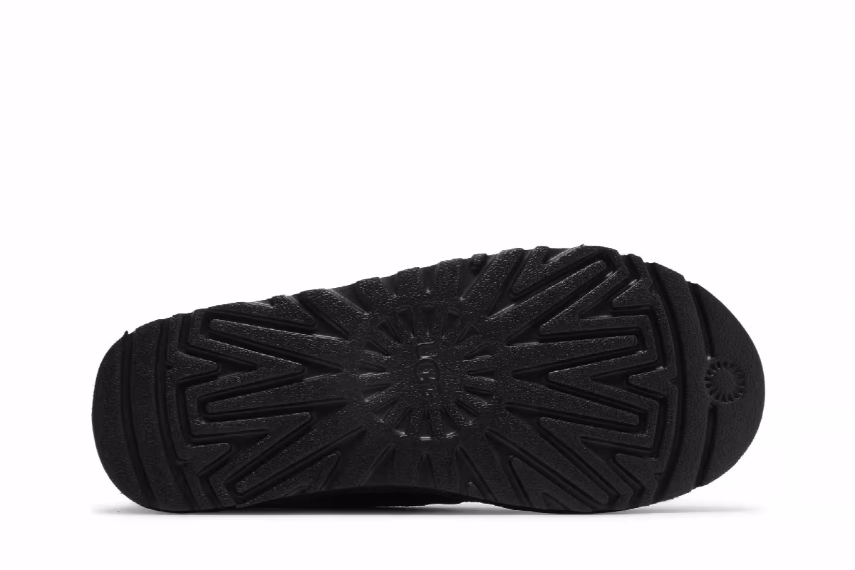 UGG Neumel Boot Black, view 5