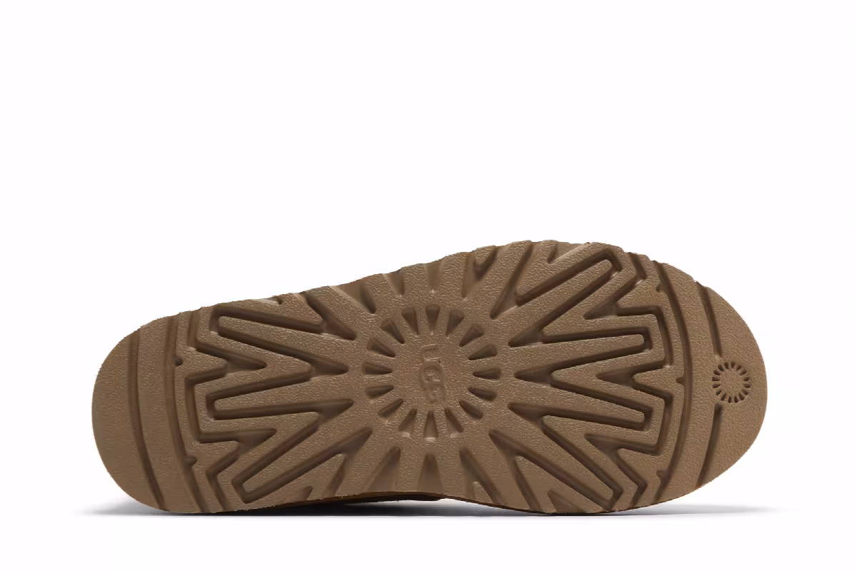 UGG Women's Neumel Boot Chestnut, view 5