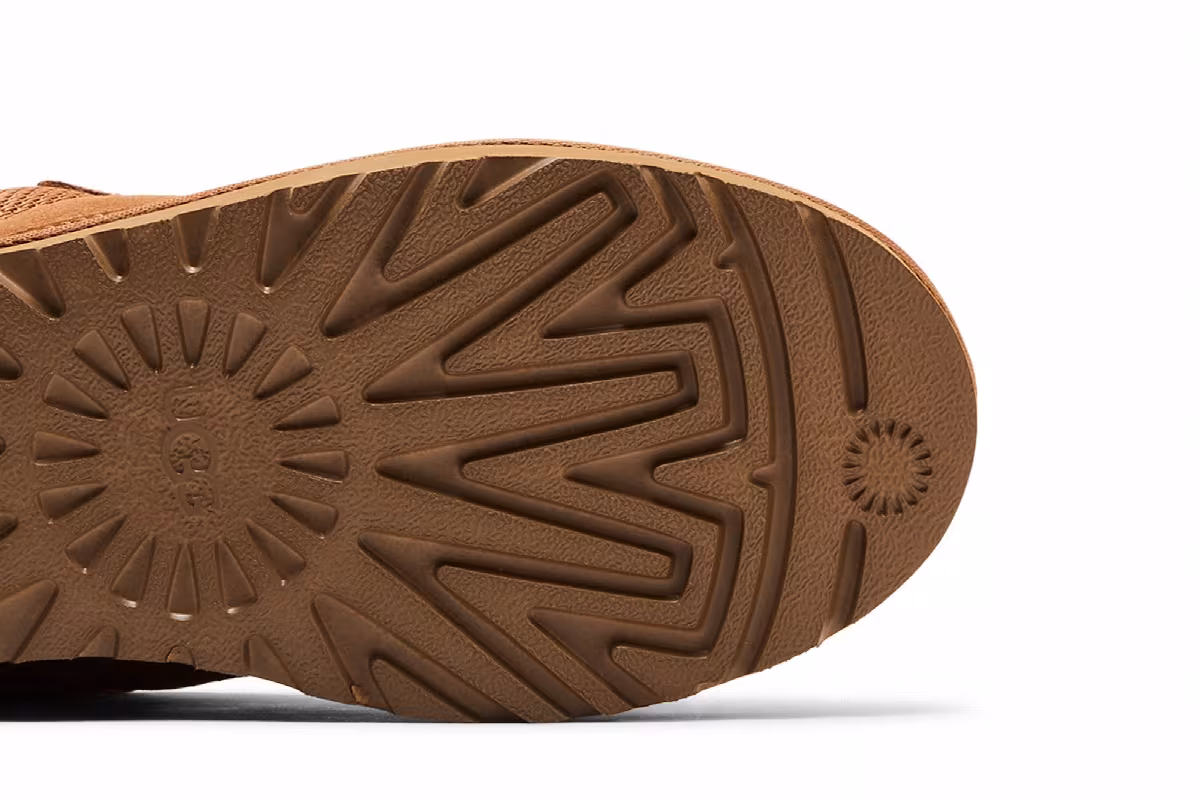 UGG Women's Lowmel Chestnut, view 6