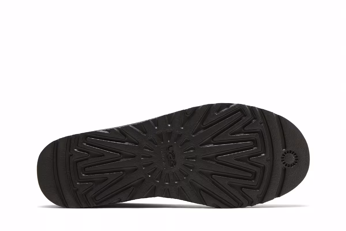 UGG Women's Classic Short II Grey, view 5