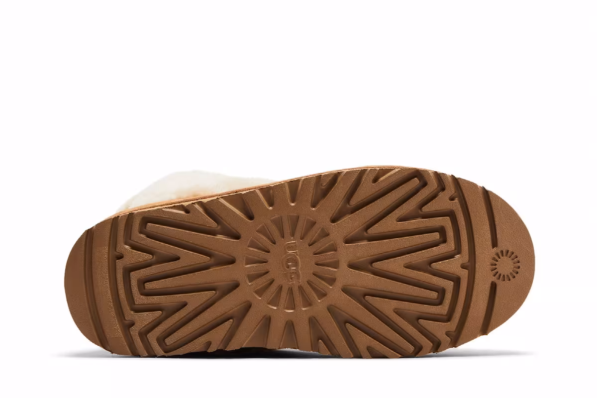 UGG Women's Classic Chillapeak Boot Chestnut, view 5