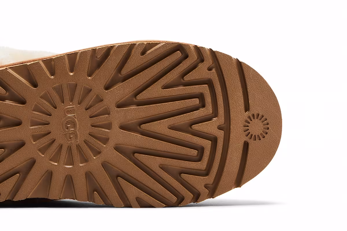 UGG Women's Classic Chillapeak Boot Chestnut, view 6