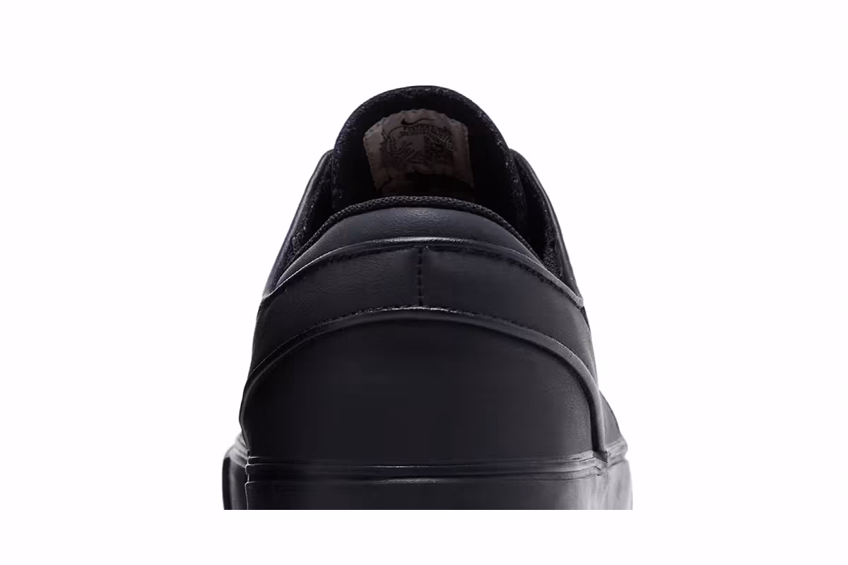Nike Zoom Stefan Janoski OG+ ISO SB Triple Black, view 8