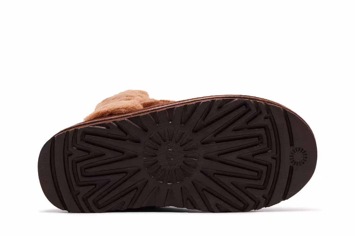 UGG Women's Classic Chillapeak Boot Burnt Cedar, view 5