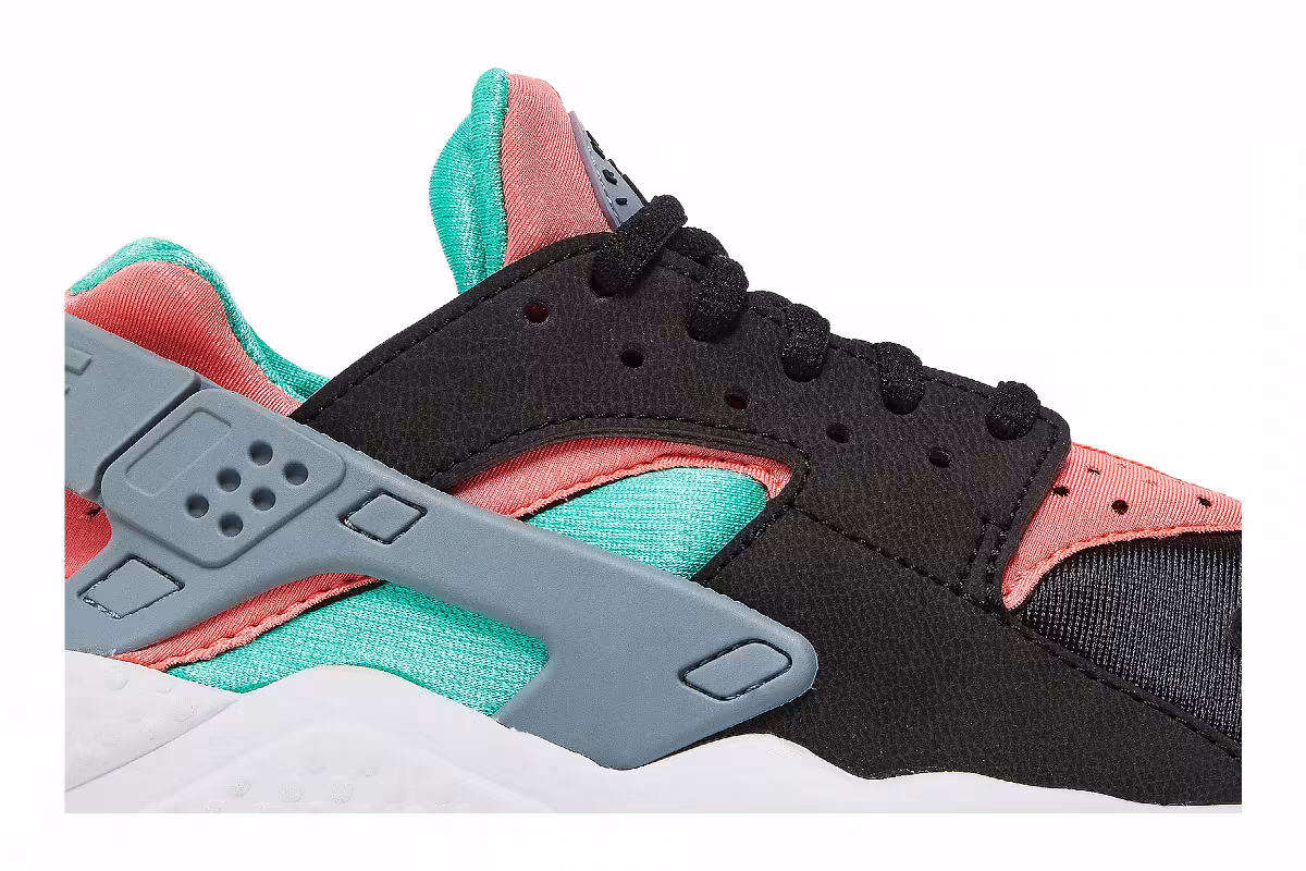 Nike Women's Air Huarache Run, view 3