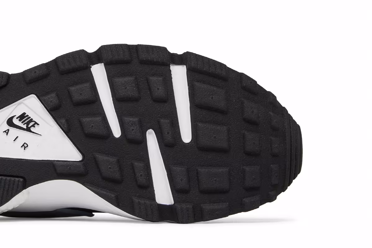 Nike Women's Air Huarache Run, view 6