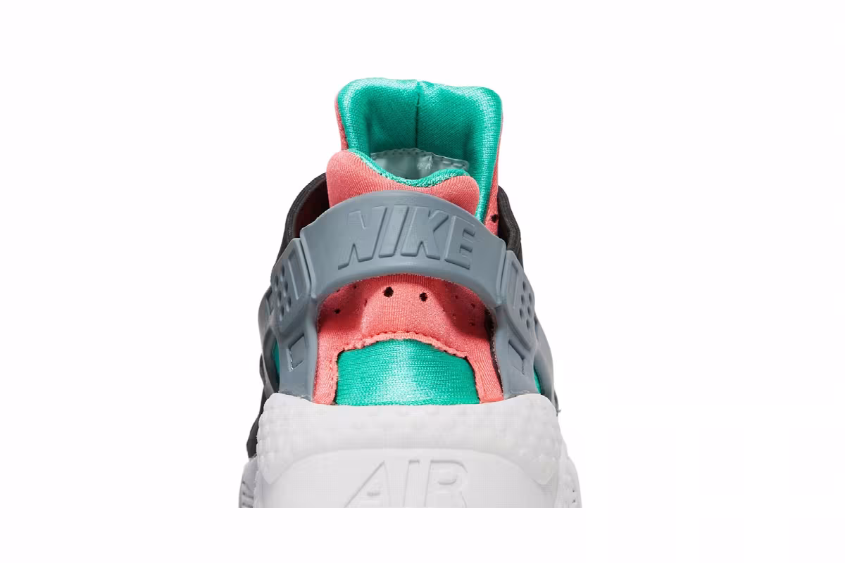 Nike Women's Air Huarache Run, view 8