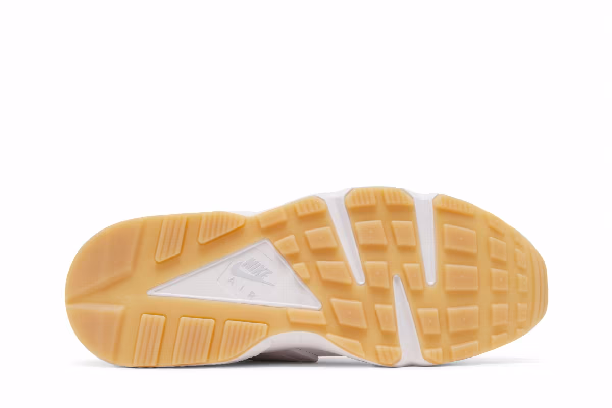 Nike Air Huarache White Gum, view 5