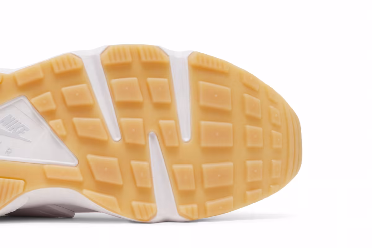Nike Air Huarache White Gum, view 6