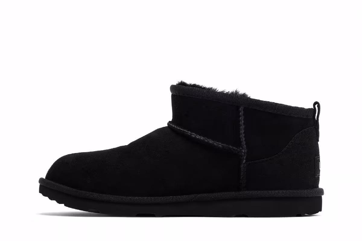 UGG Classic Ultra Mini Boot Kids Black, view 4