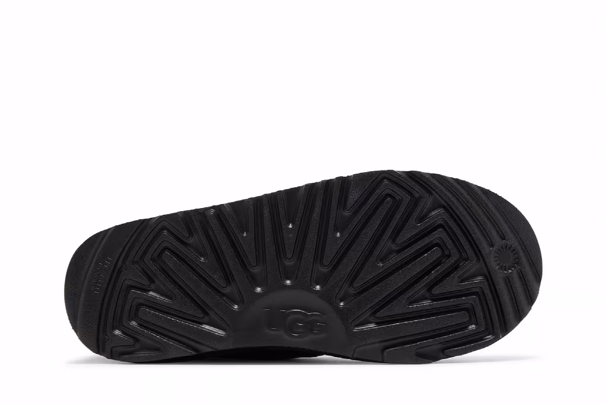 UGG Neumel II Boot Kids Black, view 5