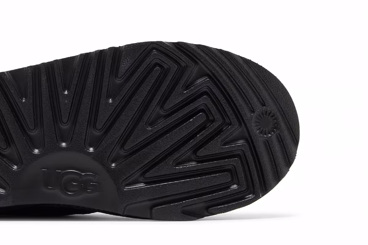 UGG Neumel II Boot Kids Black, view 6